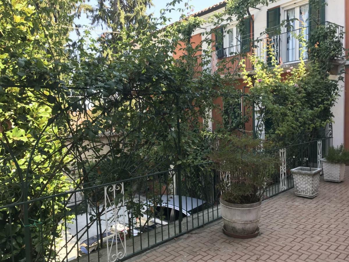 Bed & Roses Meni Apartman La Morra Kültér fotó